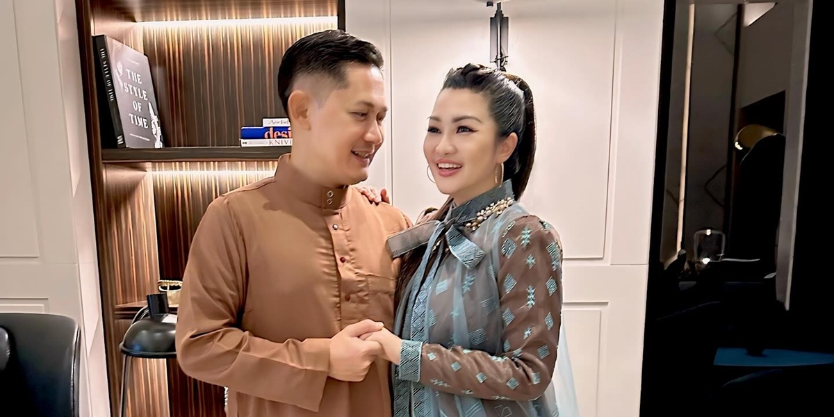 Experience Long Distance Marriage with Beloved Husband, Fitri Carlina Expresses Her Feelings Through the Song "Aku Kangen Kamu"