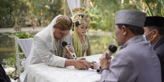 Away from the Spotlight, Actress Shinta Putri Officially Married in Bandung