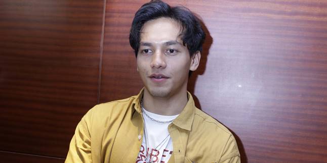 Jefri Nichol Sued for Breach of Contract, Former Manager Refuses to Speak Much