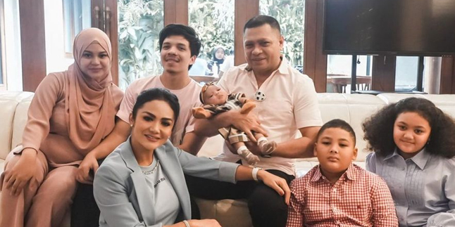 Visiting Ameena, Aurel Hermansyah Reveals Raul Lemos Brought a Special Gift