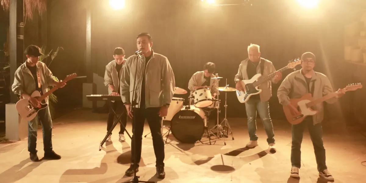 Juke Band Releases Single 'Is This Love', Presents 2000s Era Pop Romance