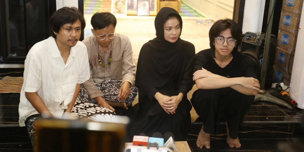 Karina Ranau, Wife of Epy Kusnandar, Rejects Content Creation at Warung, Requests Privacy Respect