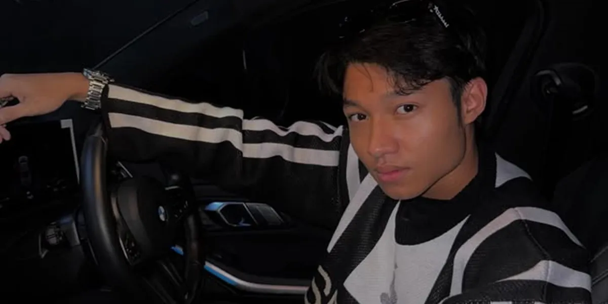 Keisha Alvaro Gets a Ticket, Shows Blue Ticket - Claims Not to Like Being Spoon-fed