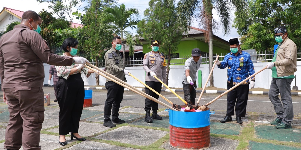 Kejari Bontang Destroys 1.4 Kg of Methamphetamine, Mayor Reminds Unfinished Tasks