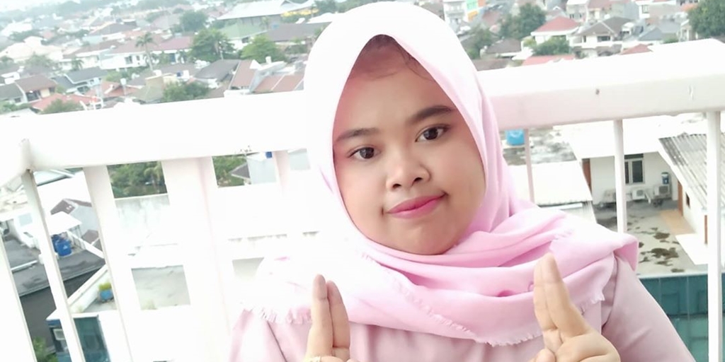 Kekeyi Shows Selfie Photo with Doll and Feels Like Herself, Netizens: Isn't She a Doll?