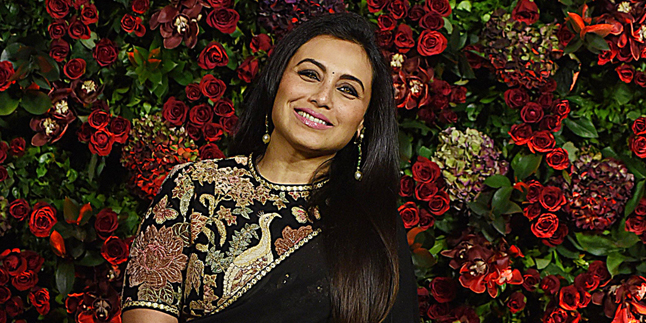 Wear Blink-Blink Sparkling Suit, Rani Mukherjee's Appearance at Umang 2020 Harvests Criticism