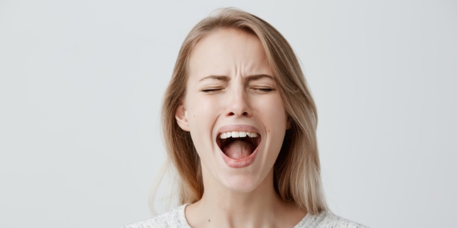 Know the Causes, Here are 7 Natural Ways to Overcome Bitter Mouth