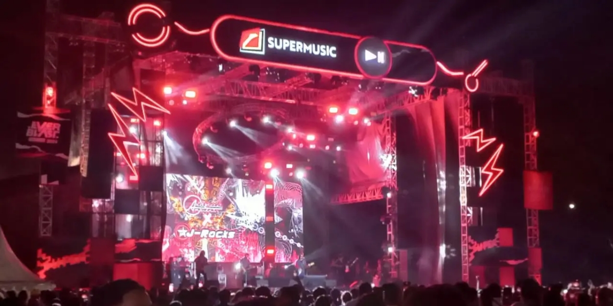 The Excitement of Everblast Festival 2024, Visitors Enthusiastic to Watch Sleeping With Sirens - Two Door Cinema Club Despite the Drizzle
