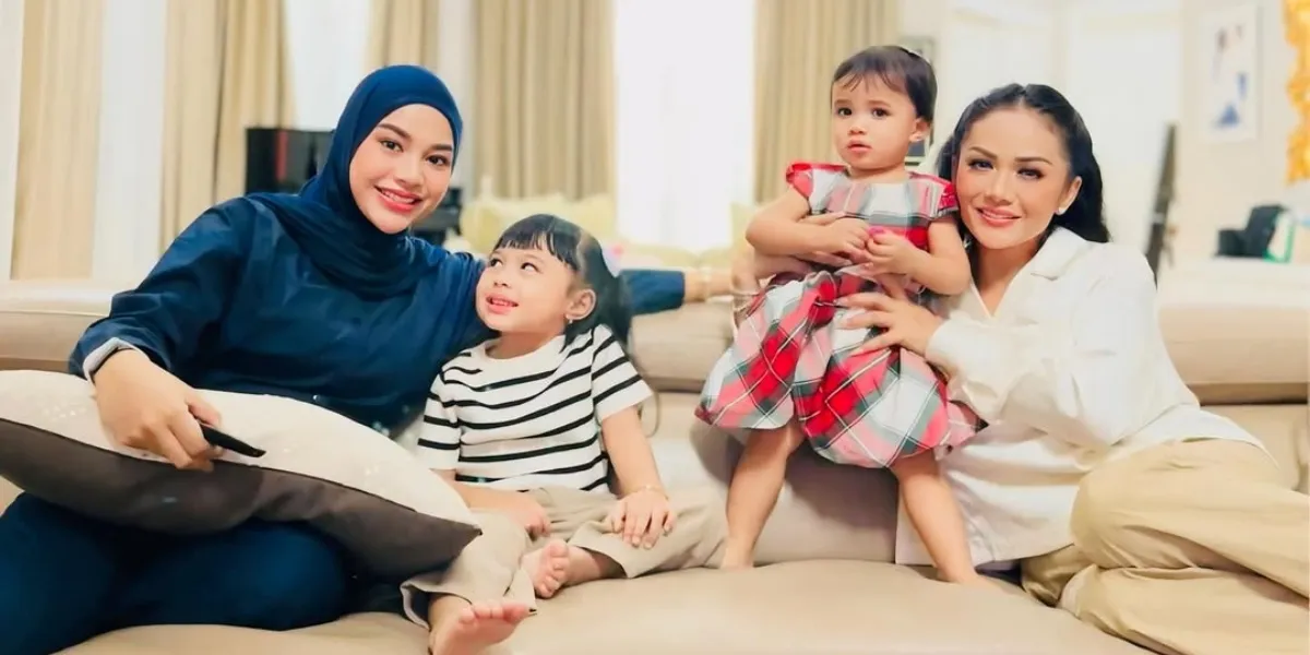 Kris Dayanti Admits She Often Gets Scolded by Atta Halilintar and Aurel Hermansyah About Her Grandchild