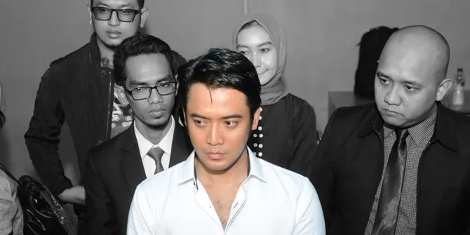 Kris Hatta vs Billy Syahputra - Hilda Vitria