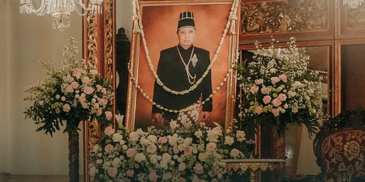 Chronology of the Dualism of Successors of Pakubuwono XIII, Who is Entitled to the Throne of Solo?