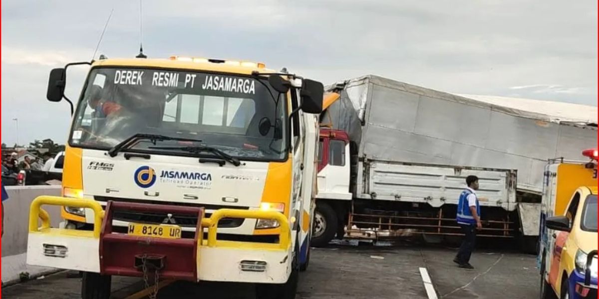 Complete Chronology of the Tourist Bus Accident on the Malang Toll Road, Truck Reversal as the Trigger