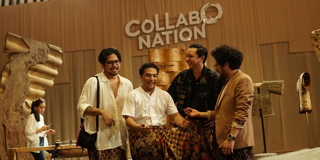 Kunto Aji to Sal Priadi Perform Bengawan Solo Song in the First Episode of Collabonation Road to Unity