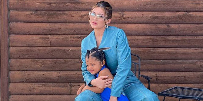 Kylie Jenner Lying on Stormi Webster's Lap, Making Maximum Cuteness!