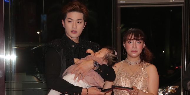 Lee Jeong Hoon Furious to See His Child's Face Displayed on a Baby Buying and Selling Account