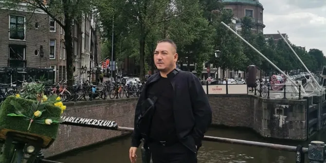 Vacationing Abroad, Krisna Murti Relaxes Amid Busy Schedule as Lawyer