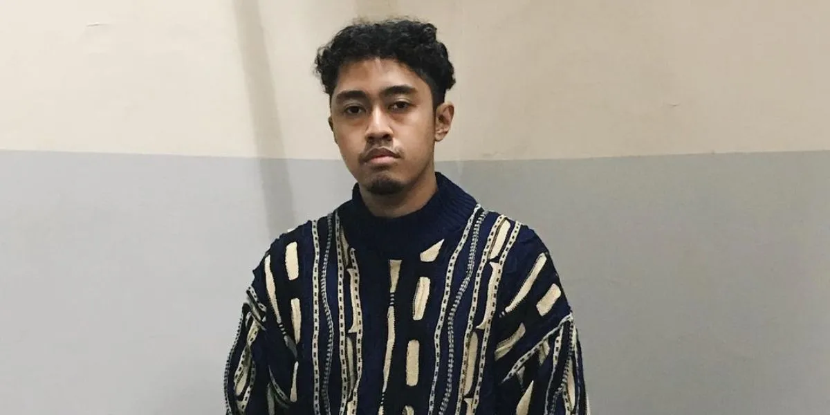 Lirik Lagu DARI LAYAR Laze, Angkat Kritik Dan Keresahan Dalam Penggunaan Media Sosial - Vimarsana News