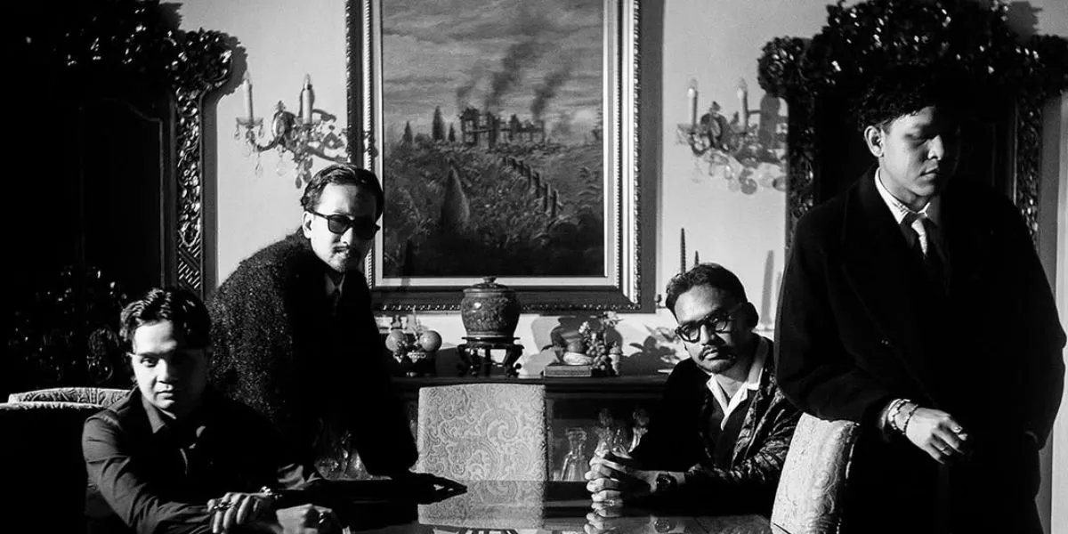 The Meaning and Significance of the Song Tarot Feast, Unveiling the Emotional Side of Love Relationships Amidst the Whirlwind of Life's Trials