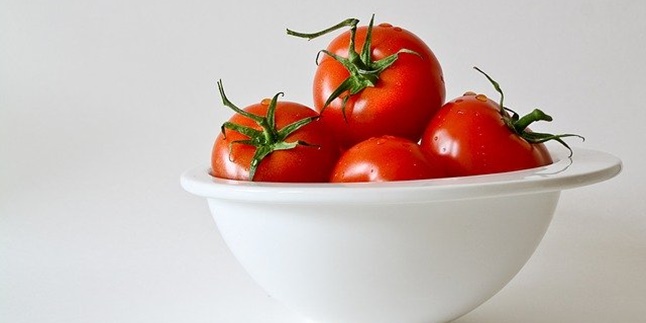 Benefits of Tomato Mask for Face and How to Make it Easily