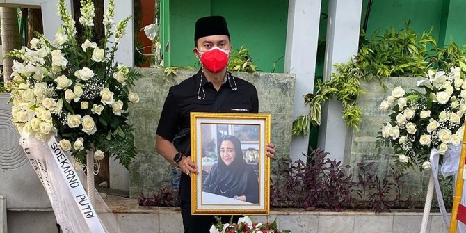 Crying over the Loss of an Adoptive Mother, Anjasmara Had a Premonition Before the Death of Rachmawati Soekarnoputri