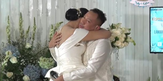 Crying Receiving Vicky Prasetyo's Proposal, Kalina Ocktaranny Hopes Azka will be by Her Side