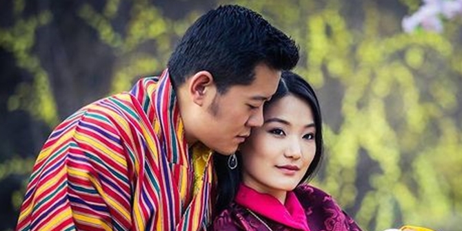 King and Queen of Bhutan Celebrate 10th Wedding Anniversary