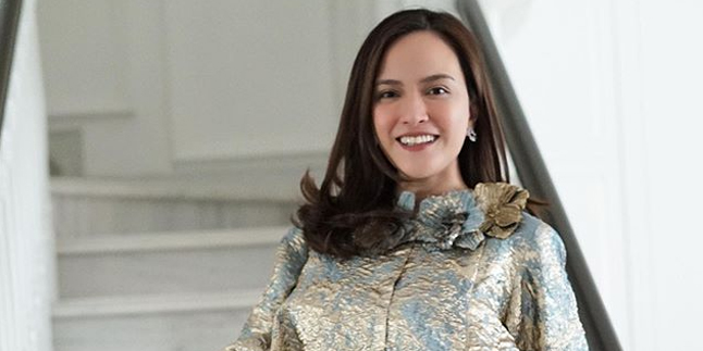 Even at Home, Shandy Aulia Still Looks Perfect with Diamond Jewelry