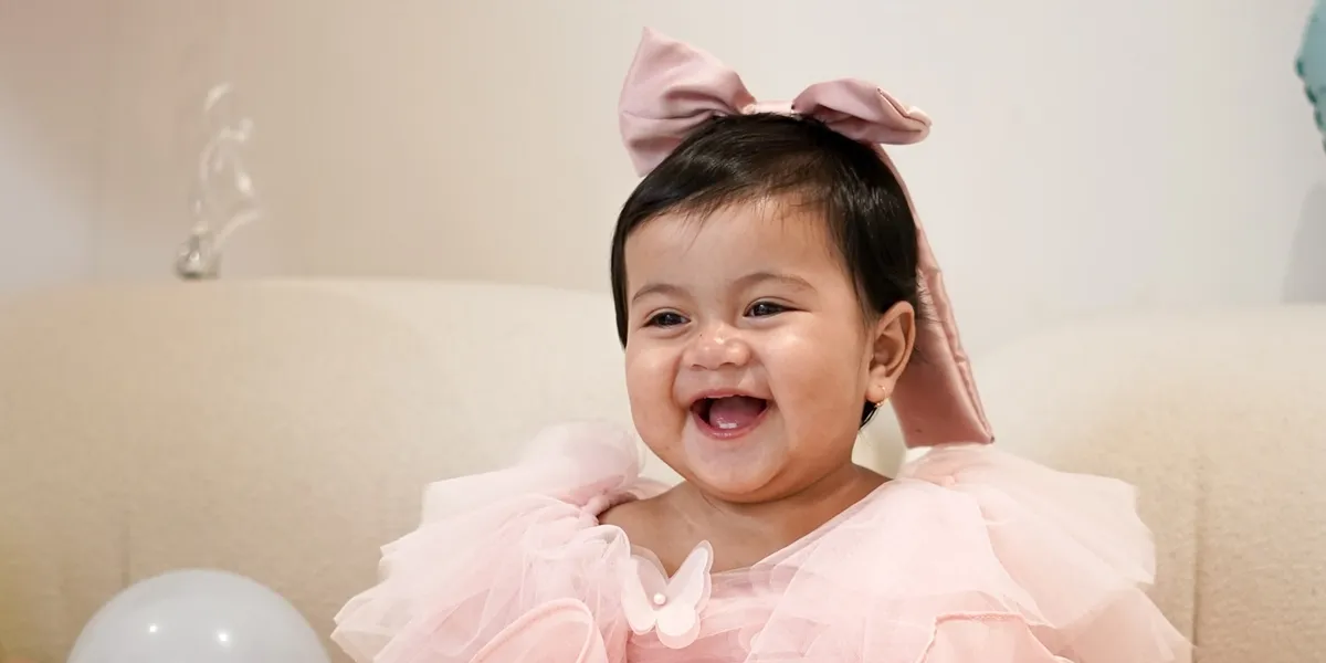 Aisha's First Birthday Moment, Pastel Decor and Pink Dress