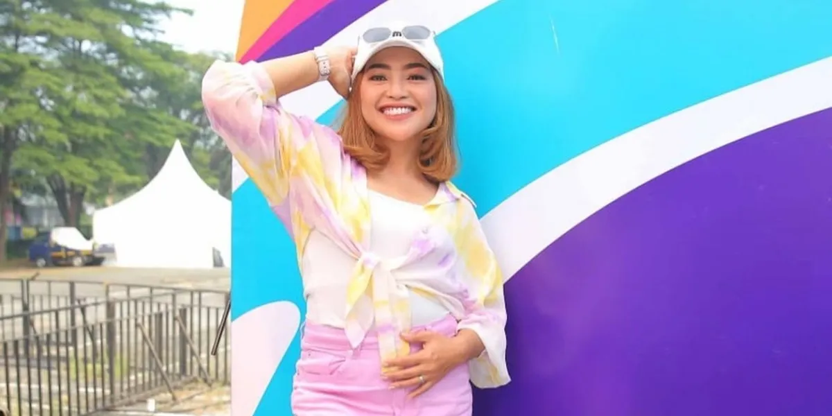 Her Real Name is Nina Carolina, Here's How the Nickname Mpok Alpa Soared in the Entertainment World