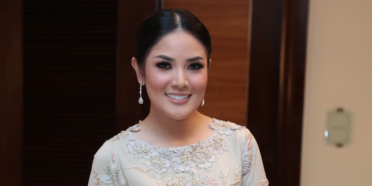 Her Name is Dragged into Dito Mahendra's Case, Nindy Ayunda Refuses to Read Comments on Social Media