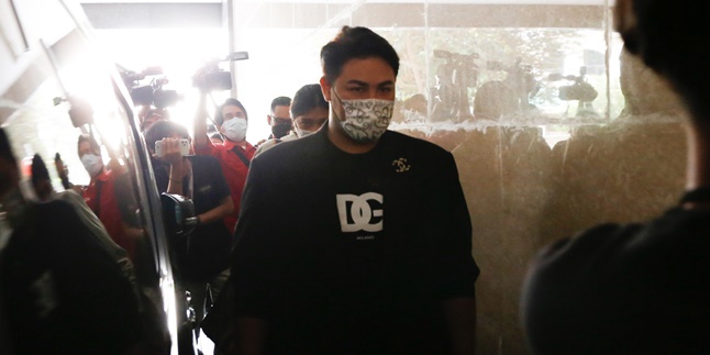 Ivan Gunawan Willingly Returns DNA Pro Money without Being Asked by Police