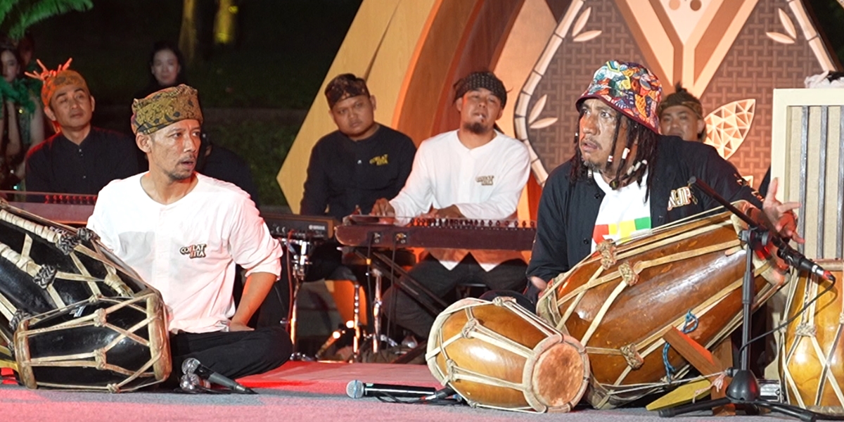 Napak Jagat Nusantara Captivates Visitors at the 79th TNI Anniversary Cultural Performance at Monas