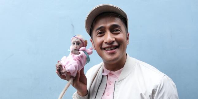 Not Just Being a Selebgram, Irfan Hakim's Pet Monkey Candy Laura Now Has an ID Card