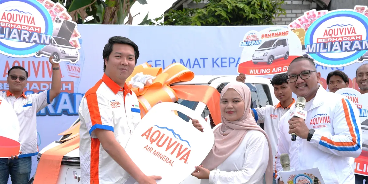 Unbelievable! Nabila from Gresik Wins an Electric Car Because of AQUVIVA Bottle Caps!