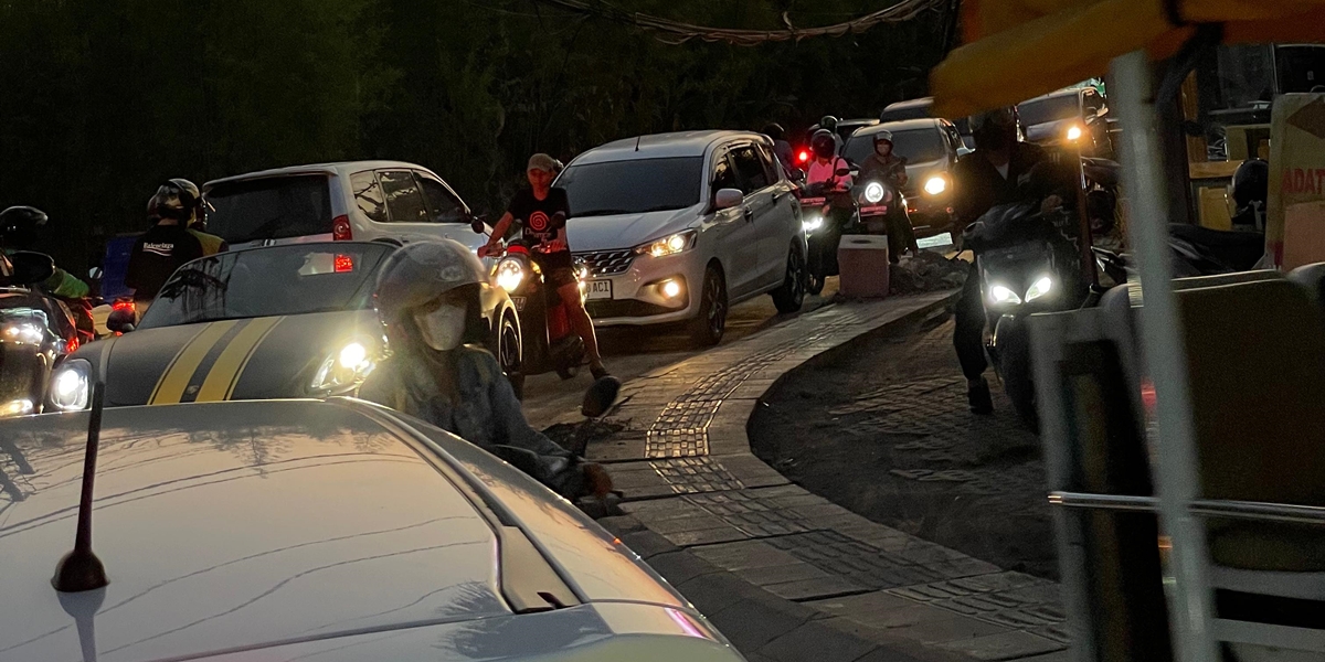 Intentions to Create Innovations for Pedestrians in Bali, Instead Resulted in Uncontrollable Traffic Jams