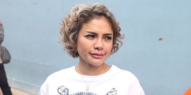 'Nih Kita Kepo' Returns, Nikita Mirzani Dizzy Shooting on the Rooftop