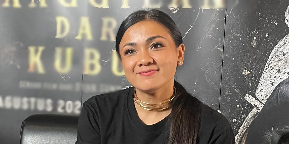Nirina Zubir's First Kiss Scene During Her Career in the Series 'Ratu Ratu Queens'
