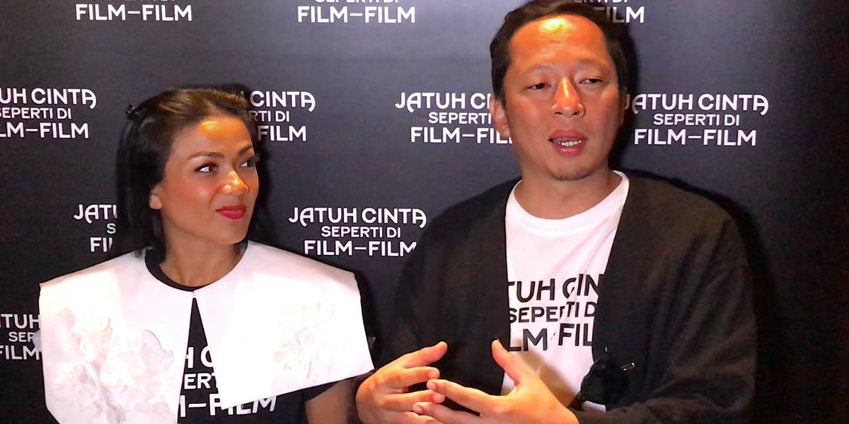 Nirina Zubir and Ringgo Agus Rahman Sweetly Act in the Movie 'FALLING IN LOVE LIKE IN MOVIES'