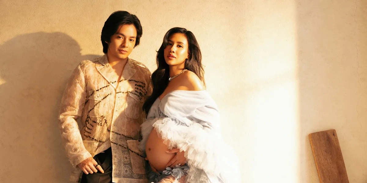 Potret Angga Yunanda dan Shenina Cinnamon Maternity Bernuansa Hangat dan Rustic