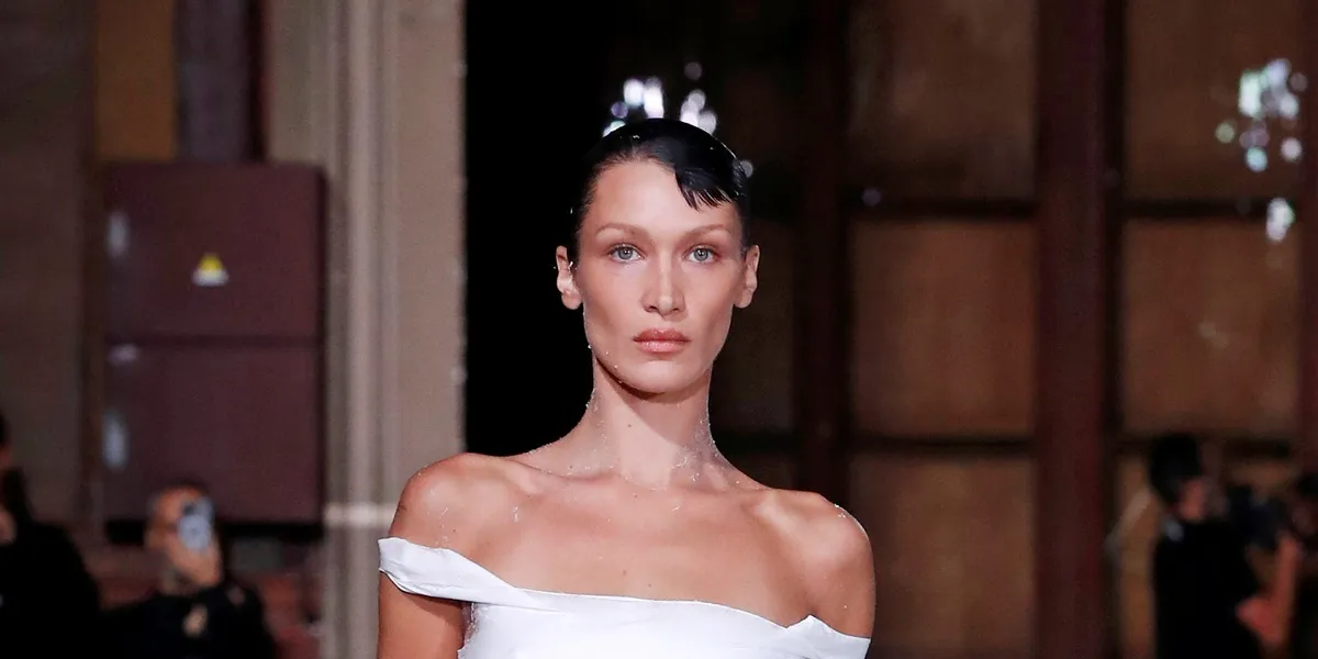 Portrait of Bella Hadid Struggling Against Lyme Disease, Yolanda Hadid Faithfully Accompanies
