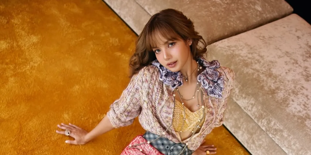 Beautiful Portrait of Lisa BLACKPINK Like Barbie at Louis Vuitton Paris Fashion Week 2026