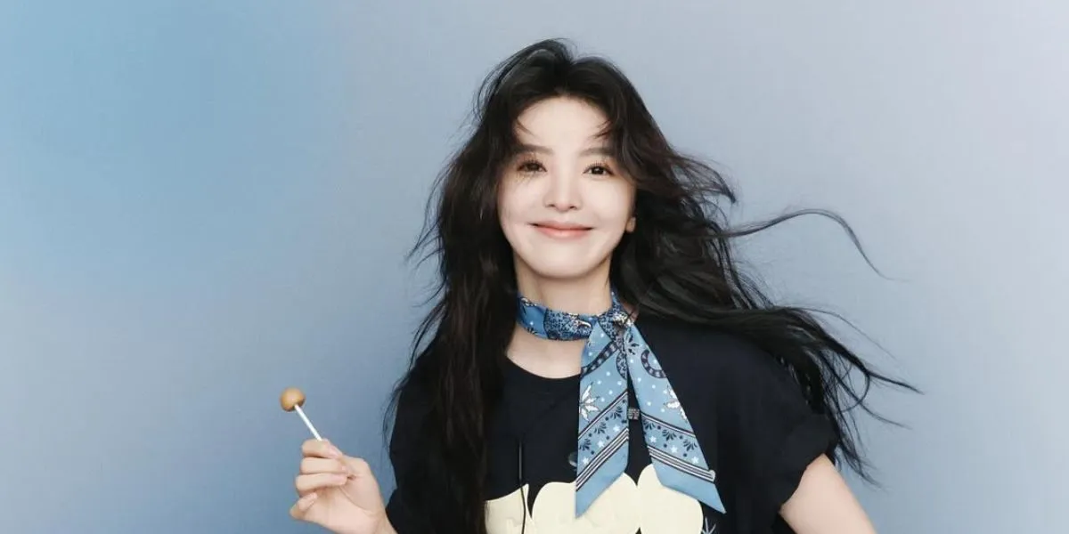 Beautiful Portrait of Zhang Ruonan with a New Bang, Looking Cuter and Not Looking Almost 30 Years Old