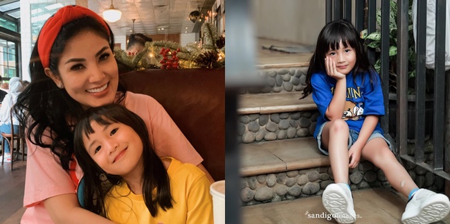 8 Beautiful Photos of Akifa Dhinara, Nindy Ayunda's Daughter Who is Now Confident and Brave, Her Fashionable Style is Amazing