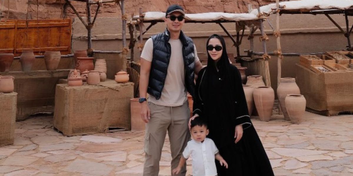 Portrait of Issa, Nikita Willy's Child, Traveling to Al Ula, Surprisingly Already Able to Swim