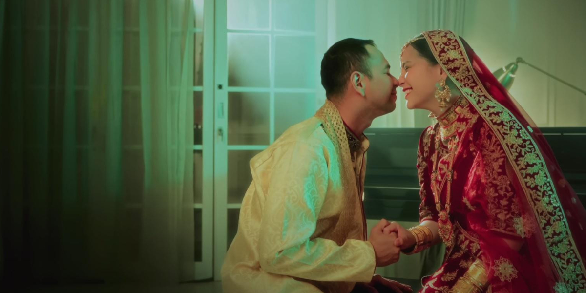 Romantic Portrait of Raffi Ahmad and Nagita Slavina Wearing Indian Clothes in the Latest Dewa 19 Music Video