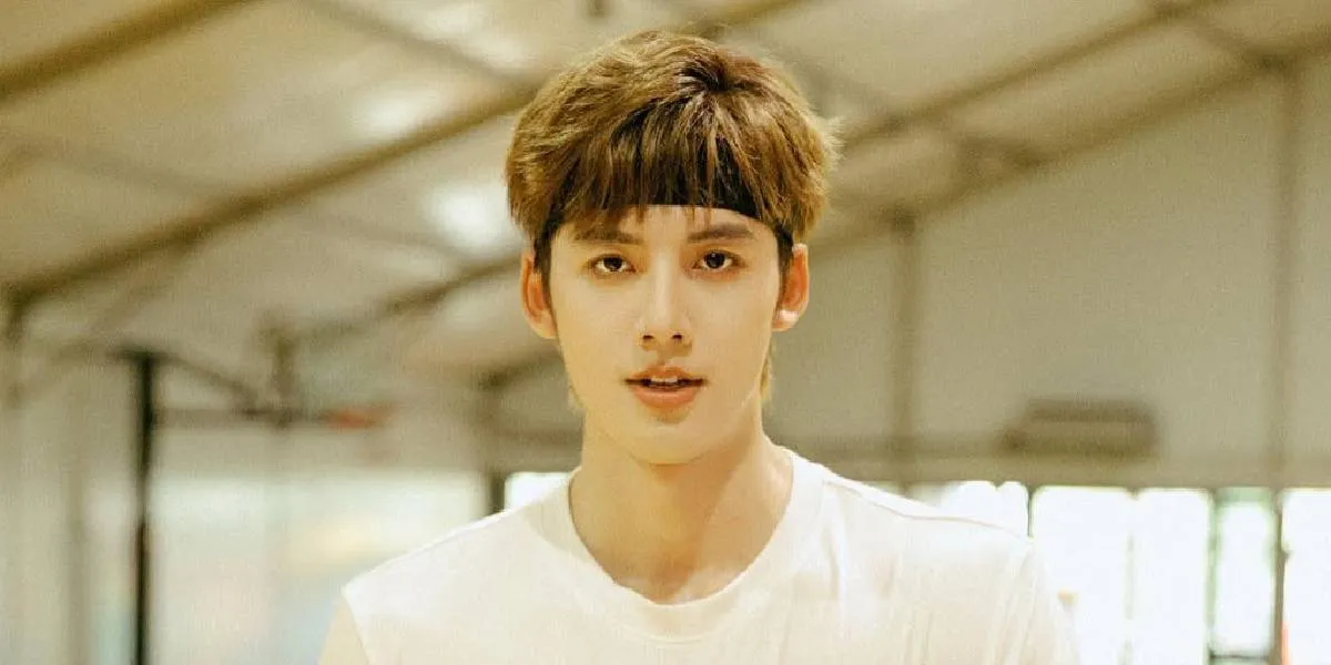 Profile of Aaron Deng, the Handsome Chinese Actor with Charismatic Charm