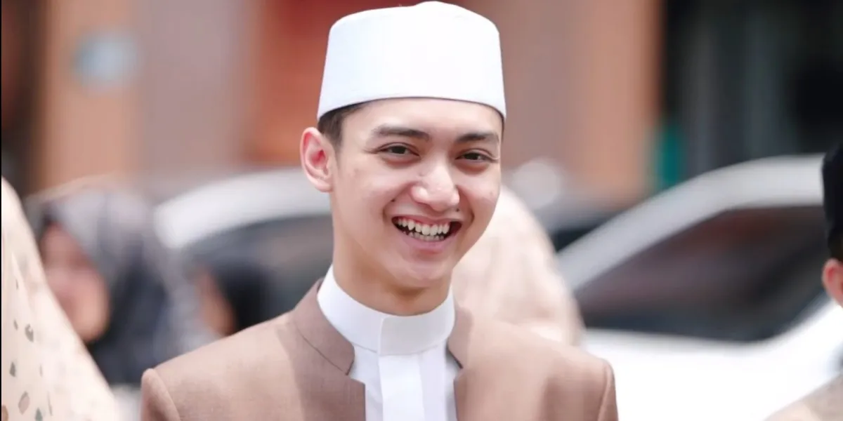 Profile of Gus Azmi, the Handsome Religious Singer Who is Currently in the Spotlight