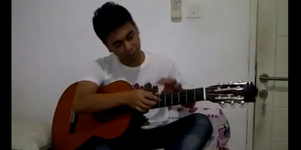 Jukebox - Raditya Dika Ternyata Jago Main Gitar, Loh 