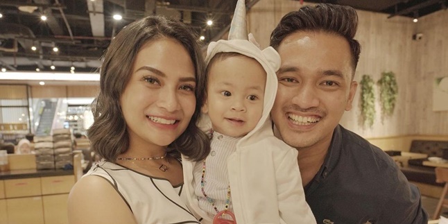 Ramadan Becomes More Complete, Vanessa Angel Happy to Fast for the First Time with Her Child