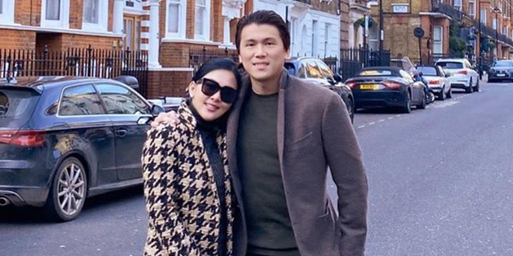 Celebrate 1 Year Wedding Anniversary, Syahrini Writes Super Romantic Love Letter to Reino Barack